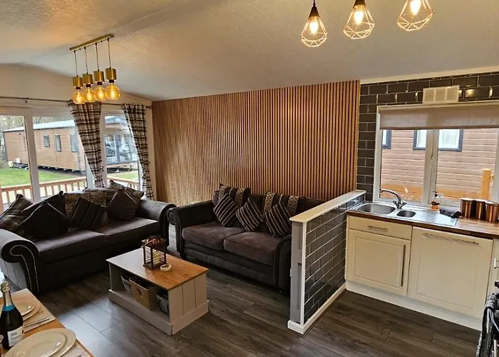 Tranquil Lodge Hot Tub And Free Golf